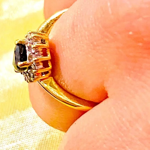 Sapphire and diamonds 14K Gold ring Sz 7.5